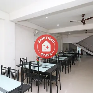 Hotel Oyo Flagship 28065 Anmol Plaza