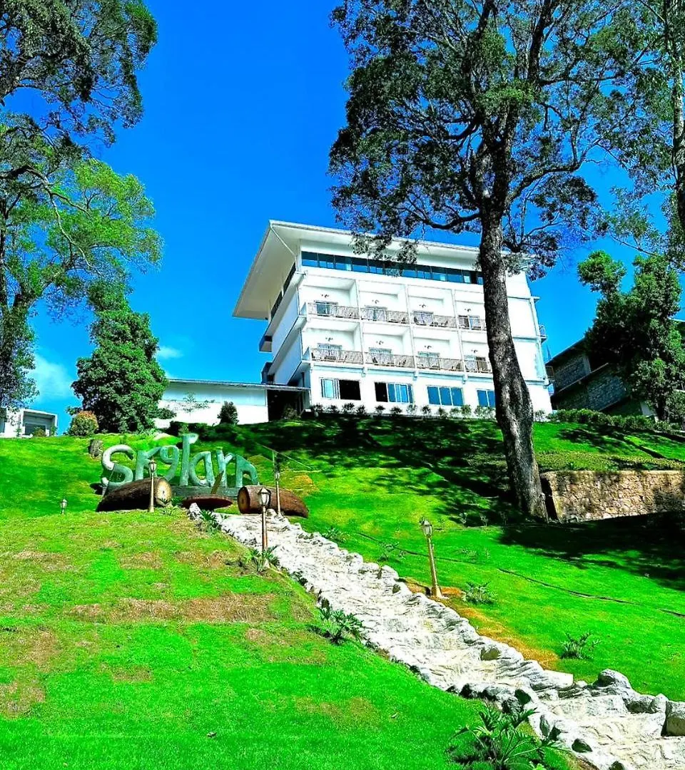 Hotel Skylark Holidays Premium Munnar