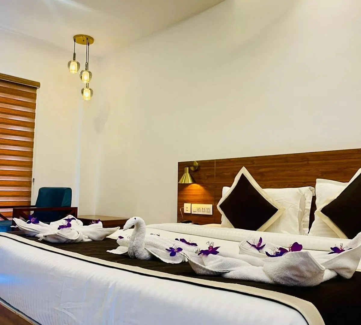 Hotel Skylark Holidays Premium Munnar