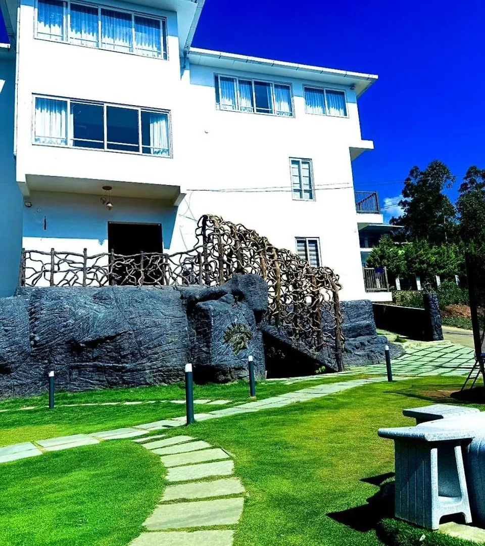 Hotel Skylark Holidays Premium Munnar