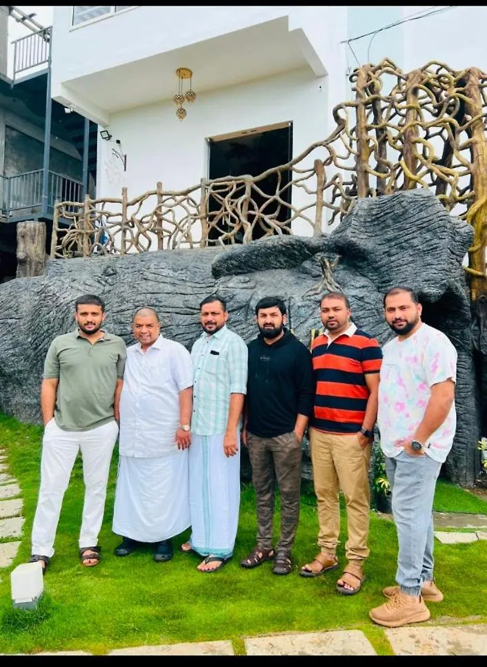 Hotel Skylark Holidays Premium Munnar