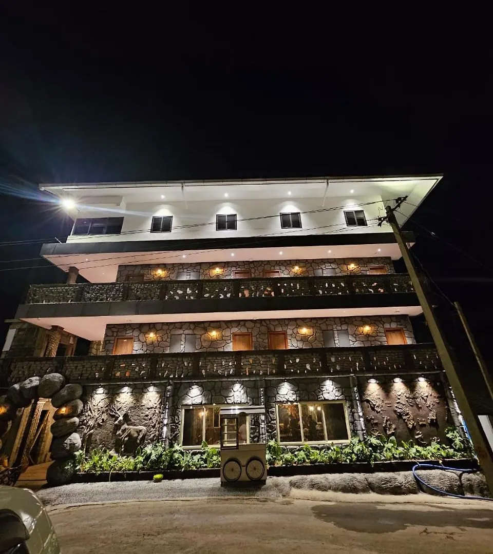 Hotel Skylark Holidays Premium Munnar