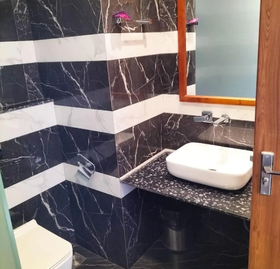 Hotel Skylark Holidays Premium Munnar Indie