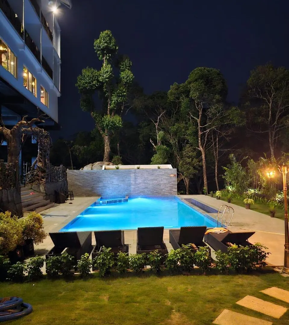 Hotel Skylark Holidays Premium Munnar