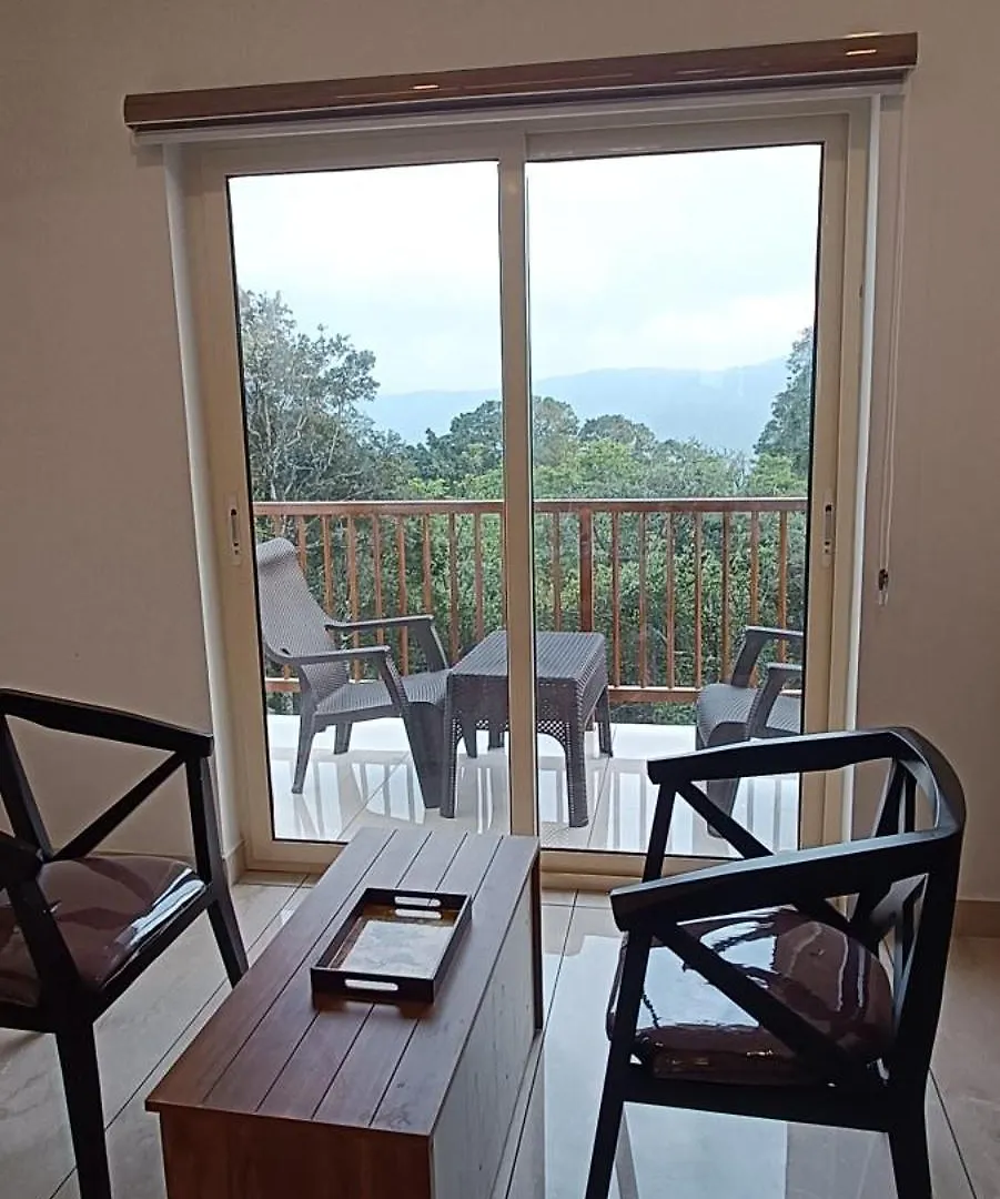Hotel Skylark Holidays Premium Munnar