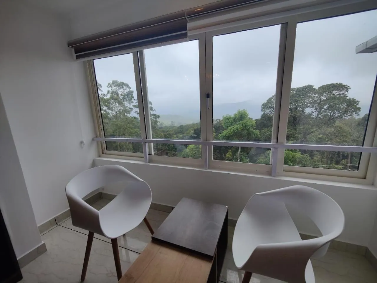 Hotel Skylark Holidays Premium Munnar